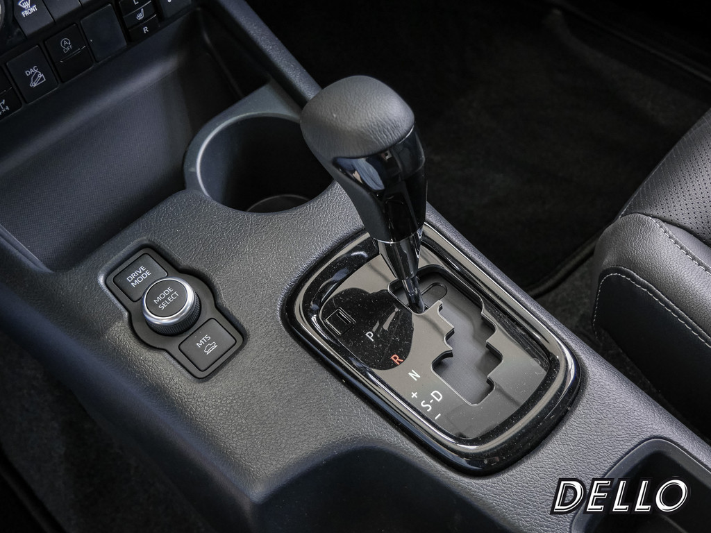 Fahrzeugansicht TOYOTA Hilux 2.8 Double Cab Invincible 4x4 - Bild 26