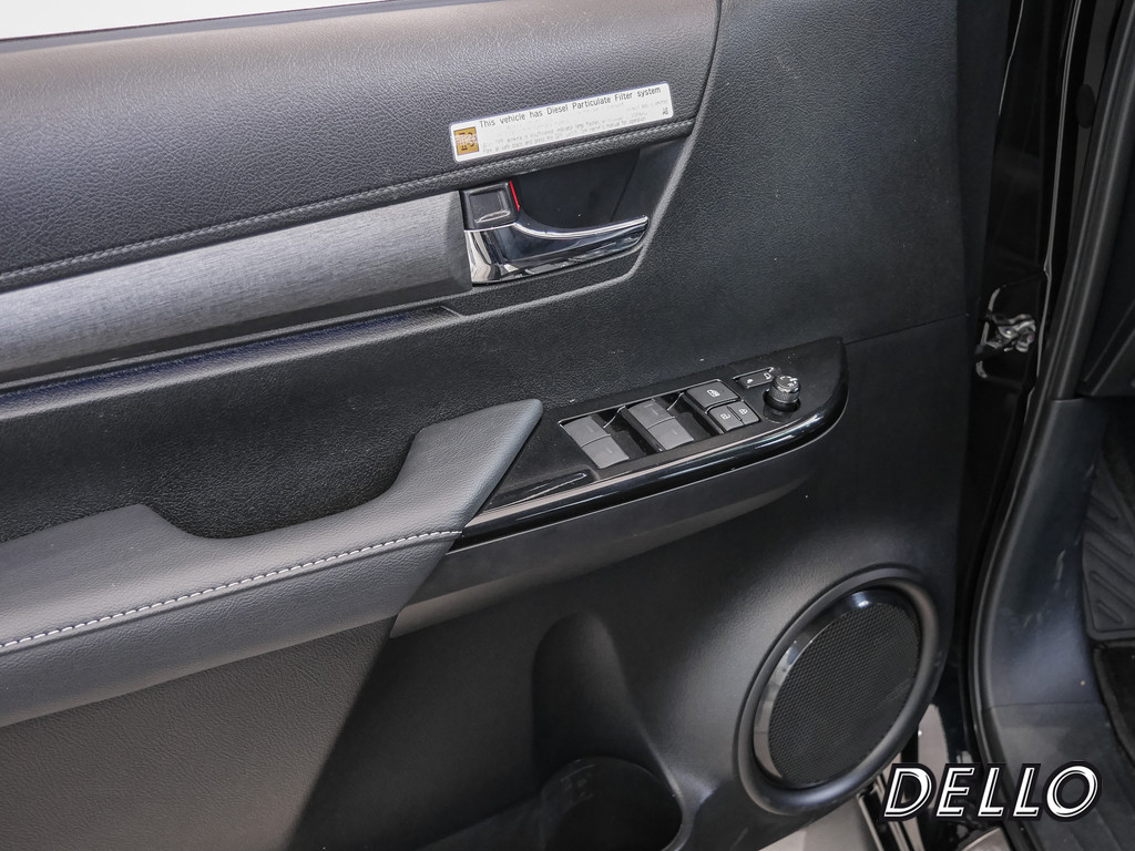 Fahrzeugansicht TOYOTA Hilux 2.8 Double Cab Invincible 4x4 - Bild 41