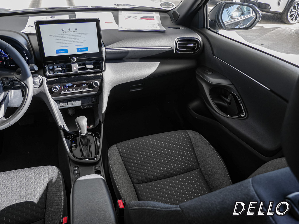 Fahrzeugansicht TOYOTA Yaris 1.5 Hybrid Teamplayer - Bild 26