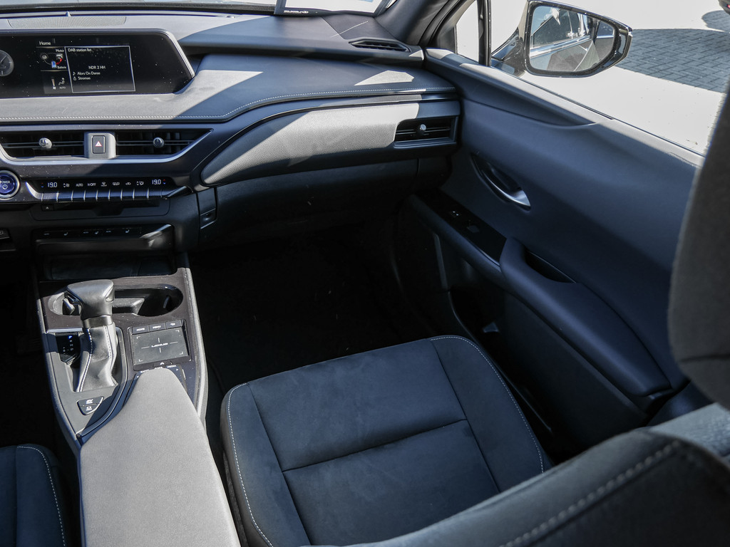 Fahrzeugansicht LEXUS UX 250h Style Edition - Bild 6