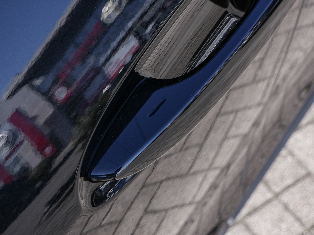 Fahrzeugansicht LEXUS UX 300h F-Sport Design - Bild 2