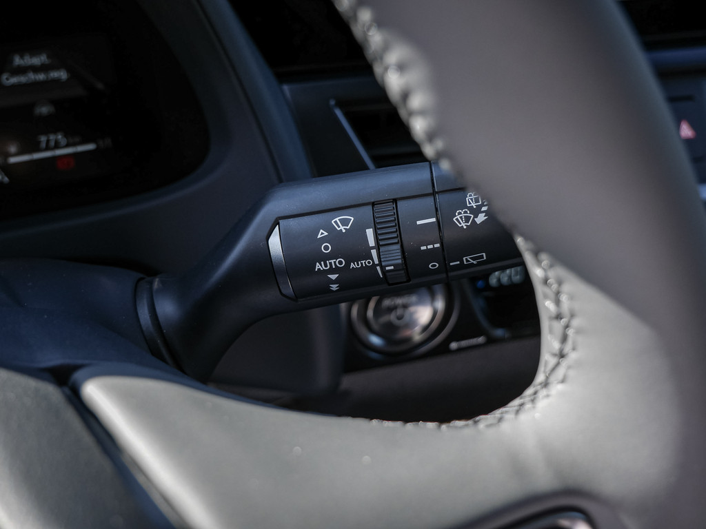 Fahrzeugansicht LEXUS UX 300h F-Sport Design - Bild 26