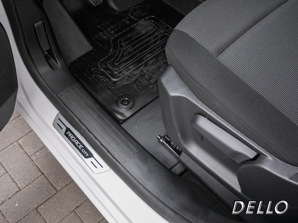 Fahrzeugansicht TOYOTA Proace City 1.5 L2 Meister - Bild 22