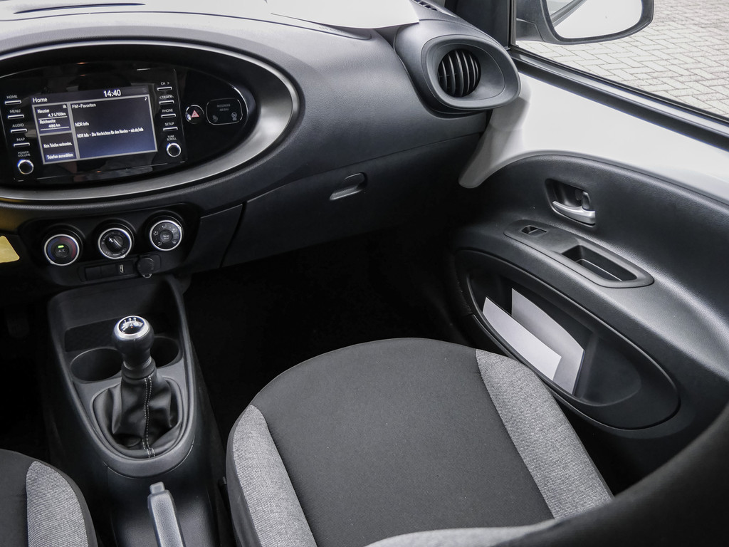 Fahrzeugansicht TOYOTA Aygo X 1.0 Play - Bild 6