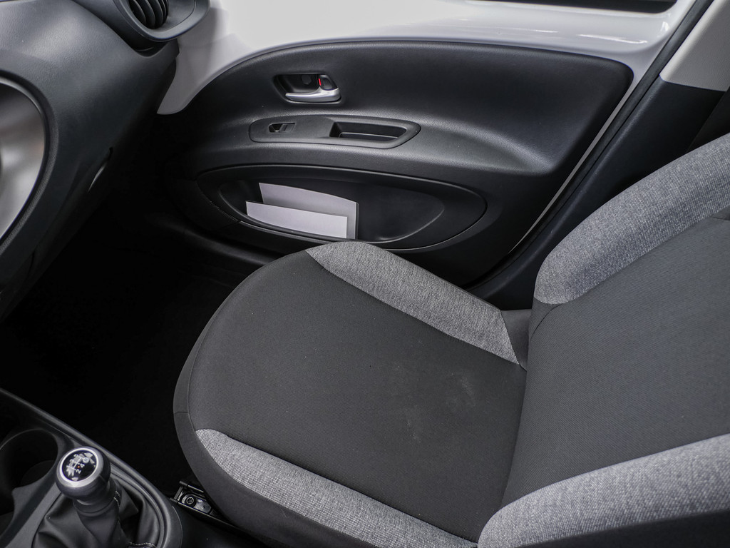 Fahrzeugansicht TOYOTA Aygo X 1.0 Play - Bild 18