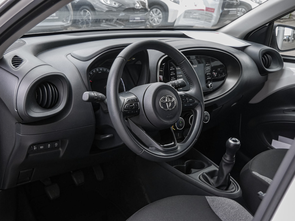 Fahrzeugansicht TOYOTA Aygo X 1.0 Play - Bild 28