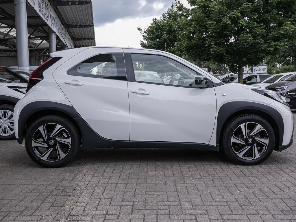 Fahrzeugansicht TOYOTA Aygo X 1.0 Play - Bild 32