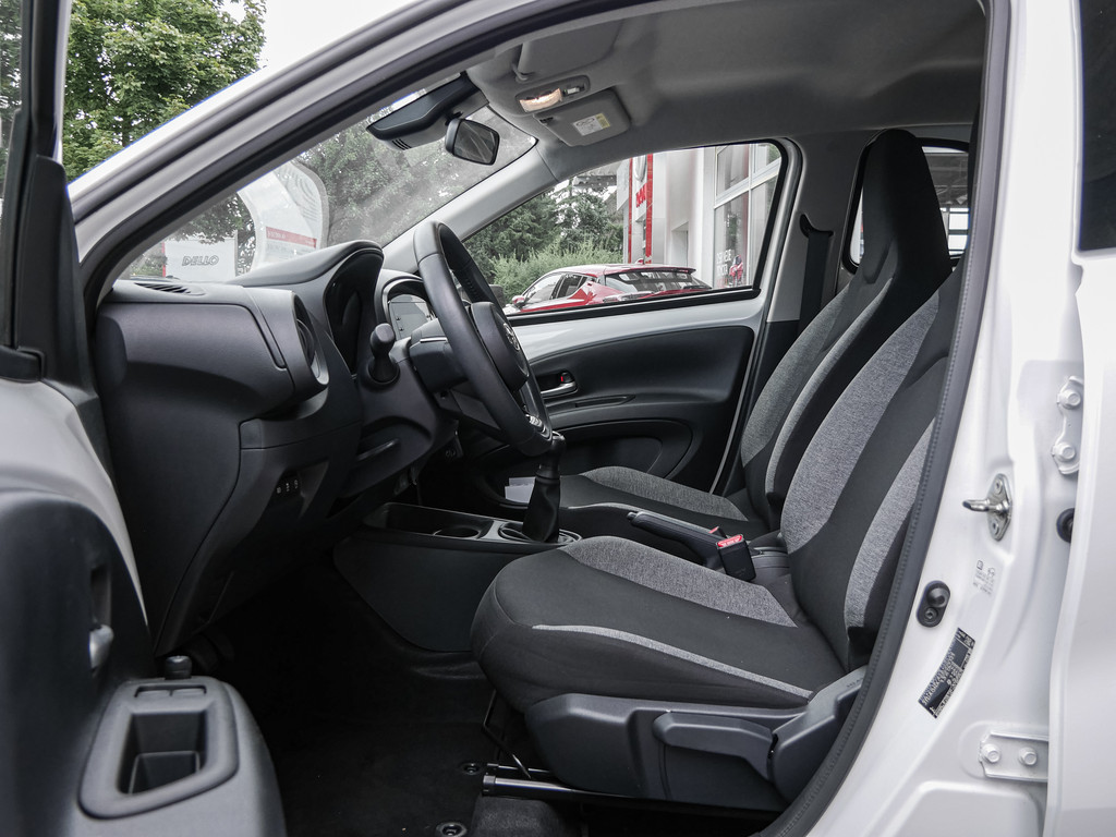 Fahrzeugansicht TOYOTA Aygo X 1.0 Play - Bild 37