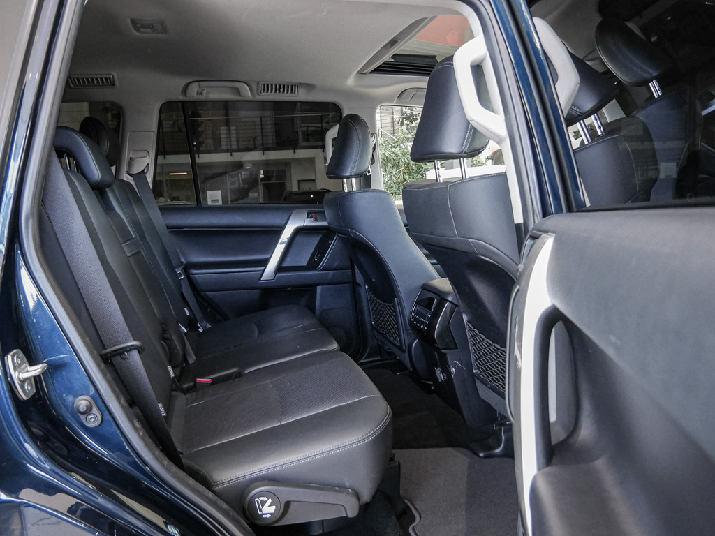 Fahrzeugansicht TOYOTA Land Cruiser 2.8 D-4D TEC-Edition - Bild 8