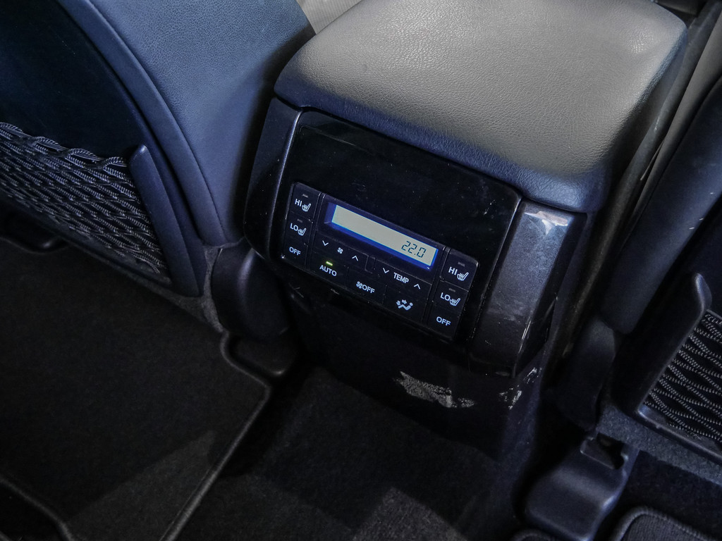 Fahrzeugansicht TOYOTA Land Cruiser 2.8 D-4D TEC-Edition - Bild 13