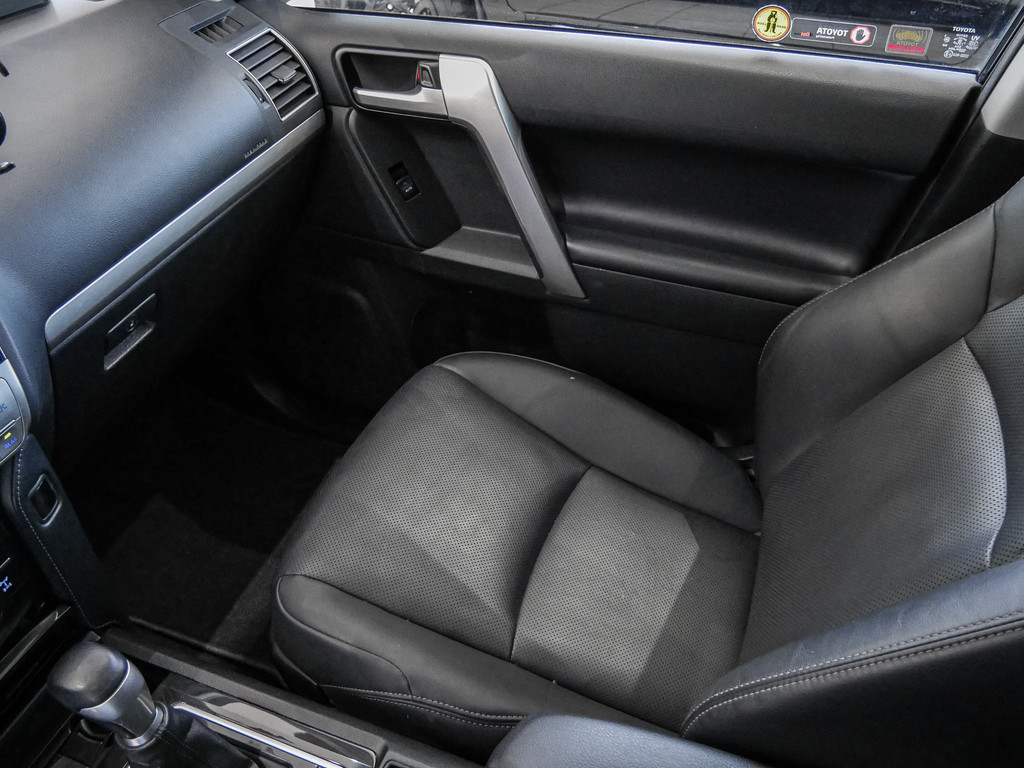 Fahrzeugansicht TOYOTA Land Cruiser 2.8 D-4D TEC-Edition - Bild 30