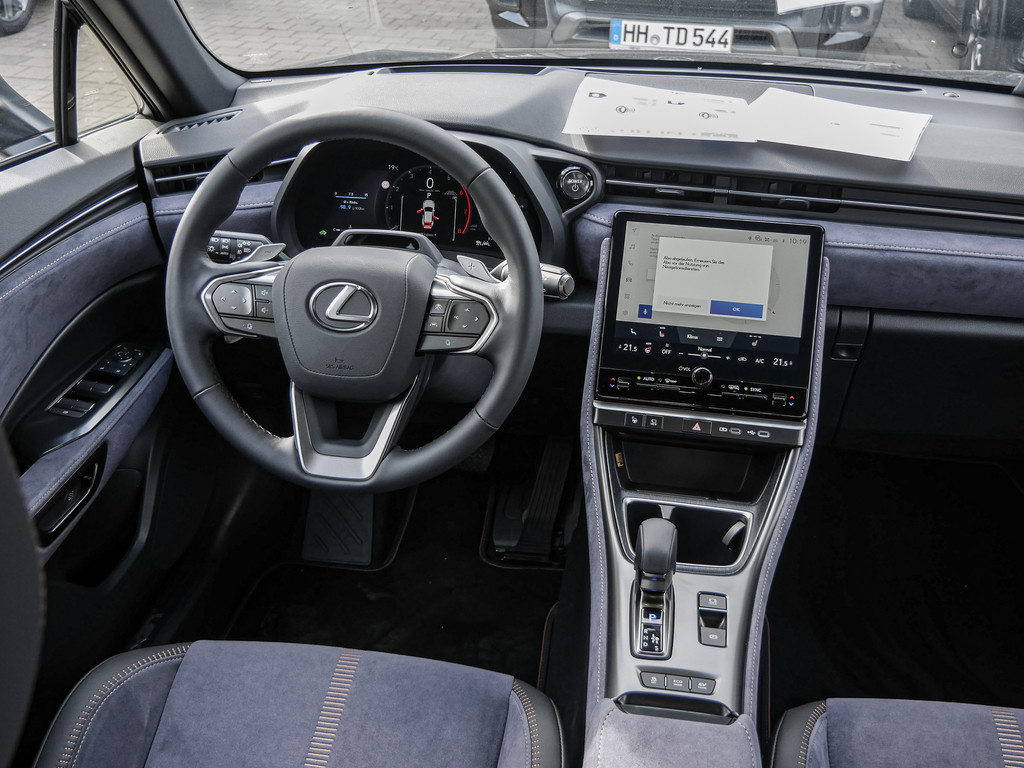 Fahrzeugansicht LEXUS LBX Cool - Bild 6