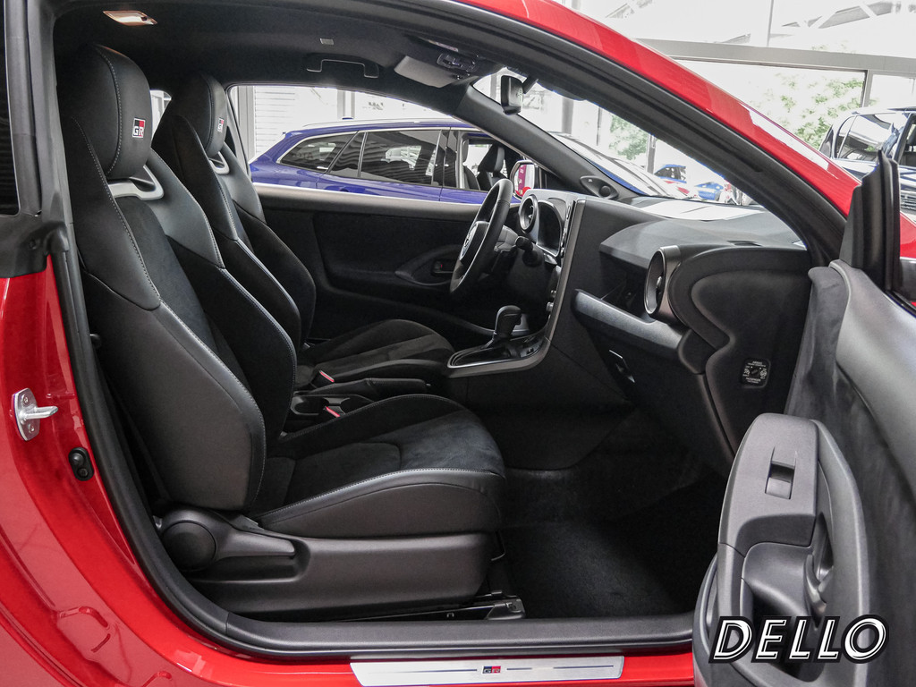 Fahrzeugansicht TOYOTA Yaris 1.6 GR - Bild 6