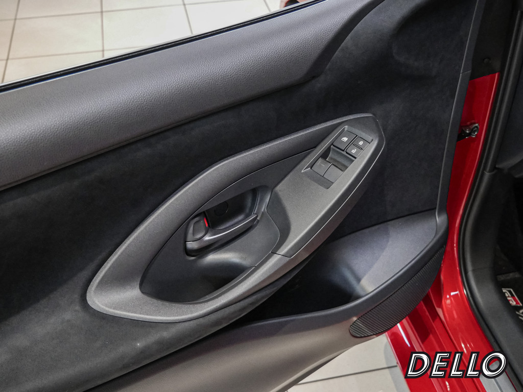 Fahrzeugansicht TOYOTA Yaris 1.6 GR - Bild 32