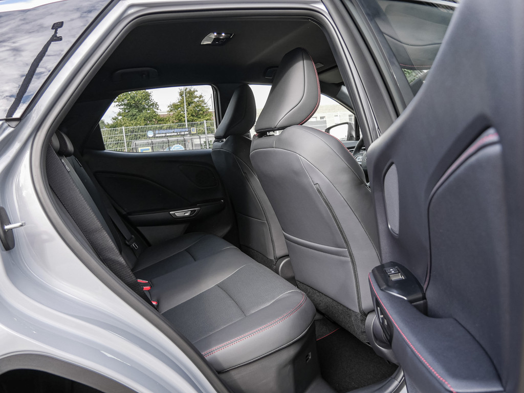 Fahrzeugansicht LEXUS LBX Emotion - Bild 6