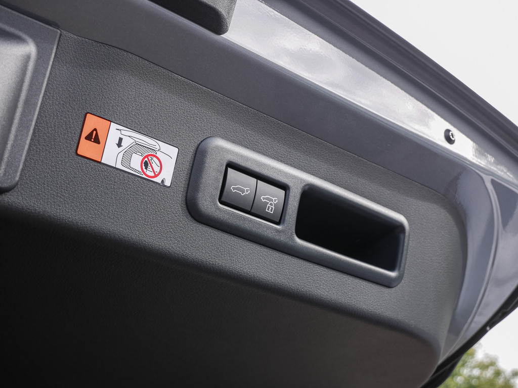 Fahrzeugansicht LEXUS LBX Emotion - Bild 11