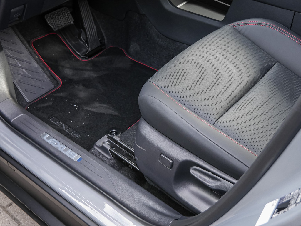 Fahrzeugansicht LEXUS LBX Emotion - Bild 27