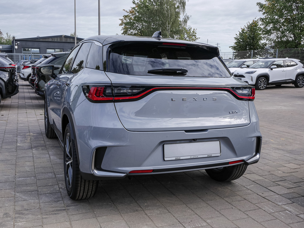 Fahrzeugansicht LEXUS LBX Emotion - Bild 32