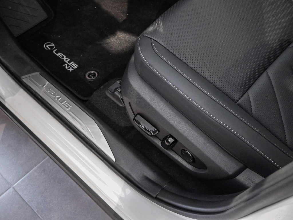 Fahrzeugansicht LEXUS NX 350h Luxury AWD - Bild 31