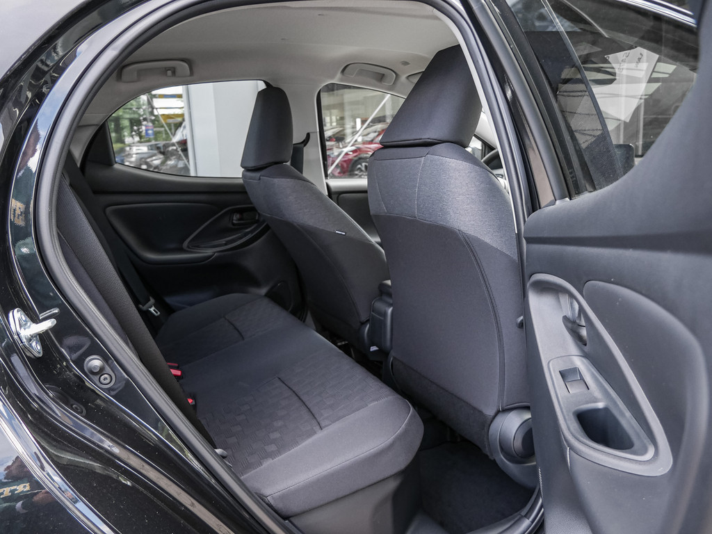 Fahrzeugansicht TOYOTA Yaris 1.5 Hybrid Teamplayer - Bild 3