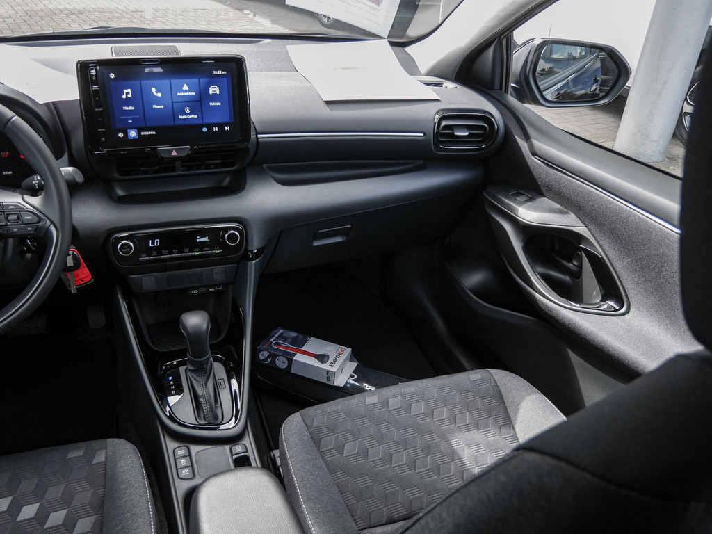 Fahrzeugansicht TOYOTA Yaris 1.5 Hybrid Teamplayer - Bild 6