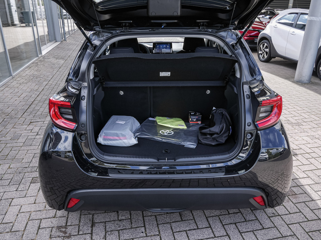 Fahrzeugansicht TOYOTA Yaris 1.5 Hybrid Teamplayer - Bild 7