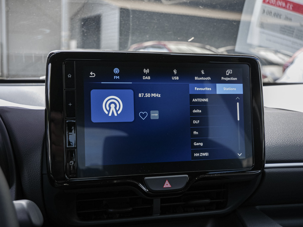 Fahrzeugansicht TOYOTA Yaris 1.5 Hybrid Teamplayer - Bild 9