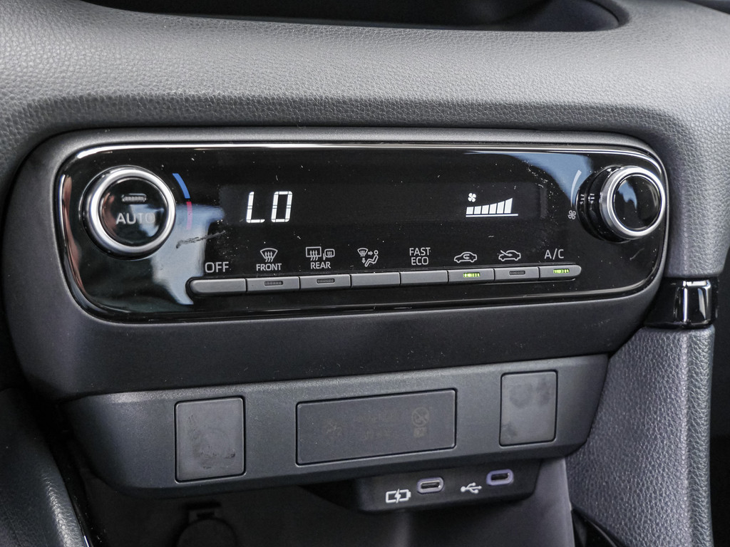 Fahrzeugansicht TOYOTA Yaris 1.5 Hybrid Teamplayer - Bild 13