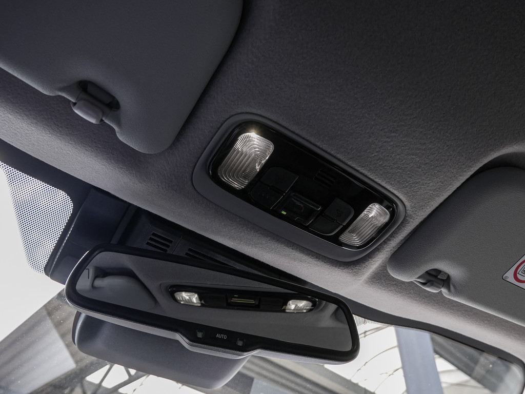 Fahrzeugansicht TOYOTA Yaris 1.5 Hybrid Teamplayer - Bild 18