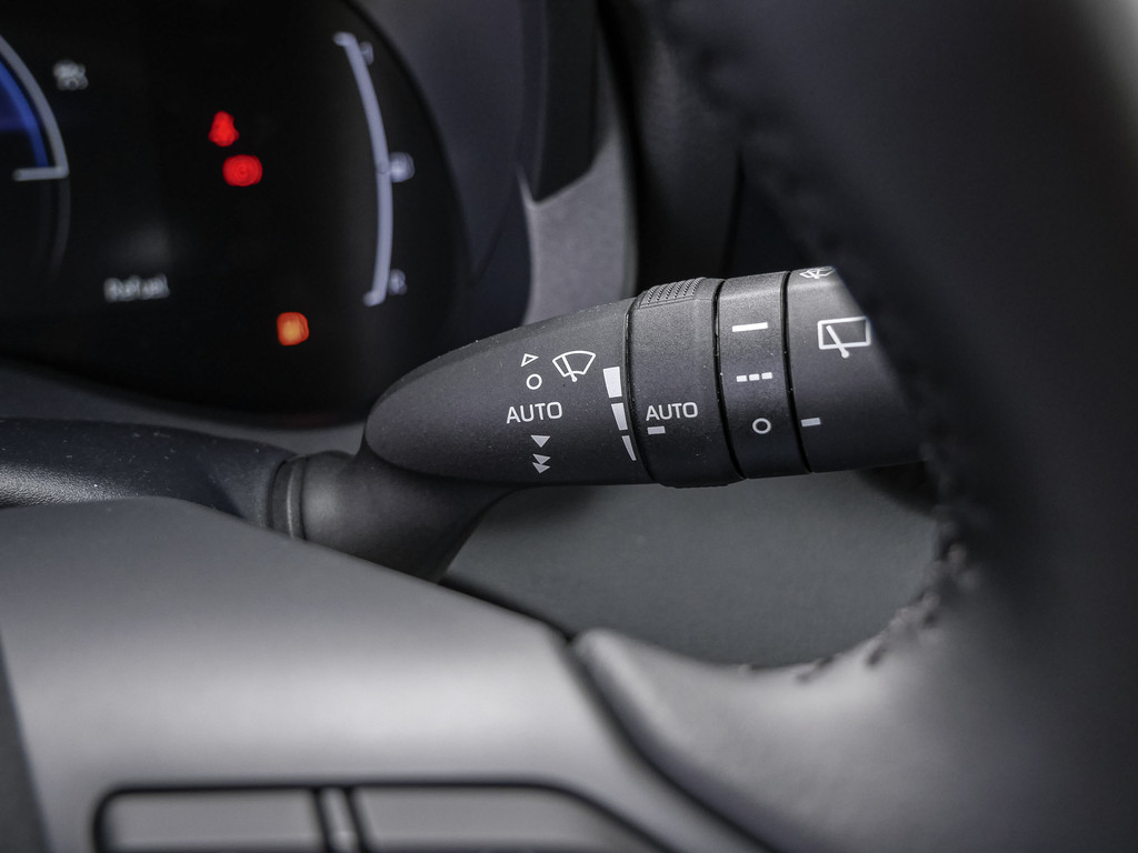 Fahrzeugansicht TOYOTA Yaris 1.5 Hybrid Teamplayer - Bild 21