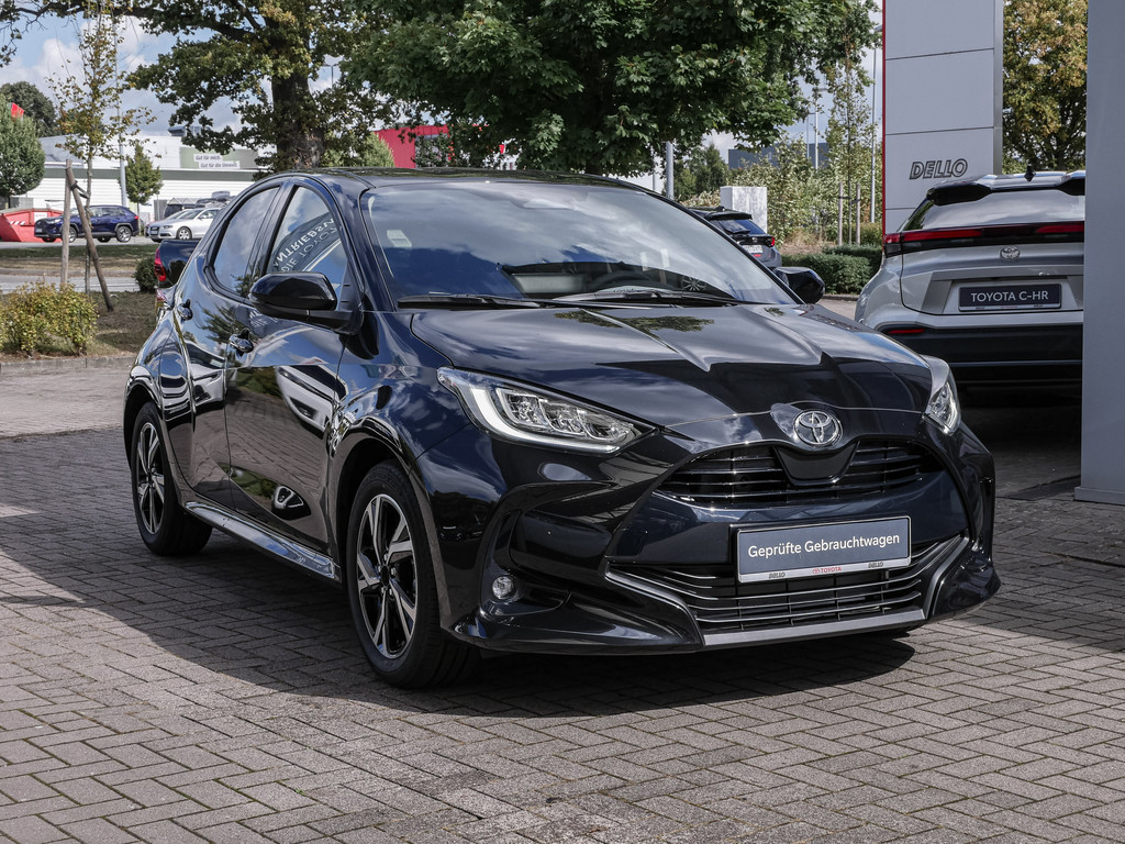 Fahrzeugansicht TOYOTA Yaris 1.5 Hybrid Teamplayer - Bild 23