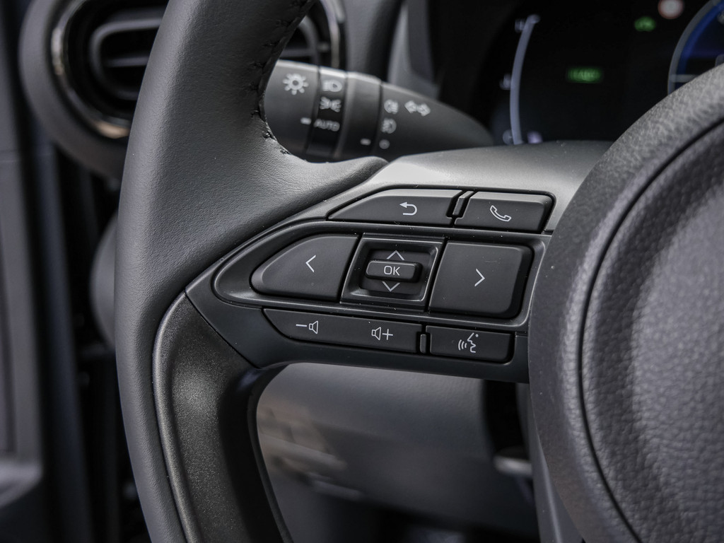 Fahrzeugansicht TOYOTA Yaris 1.5 Hybrid Teamplayer - Bild 24