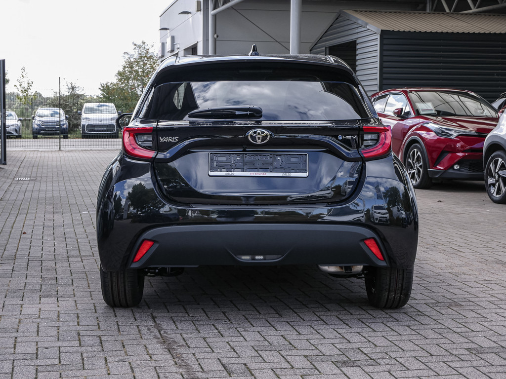 Fahrzeugansicht TOYOTA Yaris 1.5 Hybrid Teamplayer - Bild 33