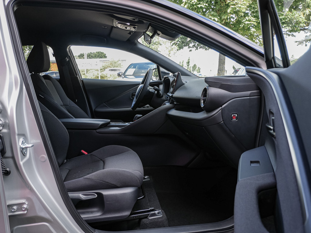 Fahrzeugansicht TOYOTA C-HR 1.8 Hybrid FWD Team Deutschland - Bild 4