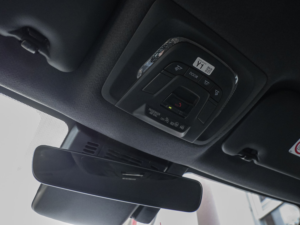 Fahrzeugansicht TOYOTA C-HR 1.8 Hybrid FWD Team Deutschland - Bild 22