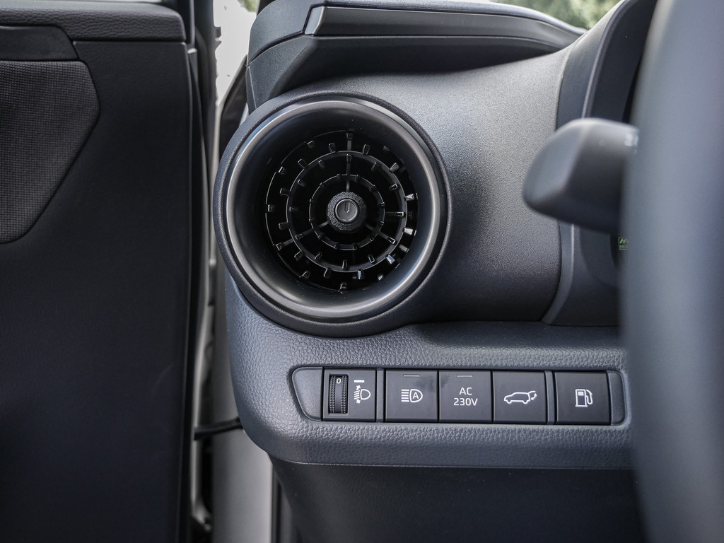 Fahrzeugansicht TOYOTA C-HR 1.8 Hybrid FWD Team Deutschland - Bild 29