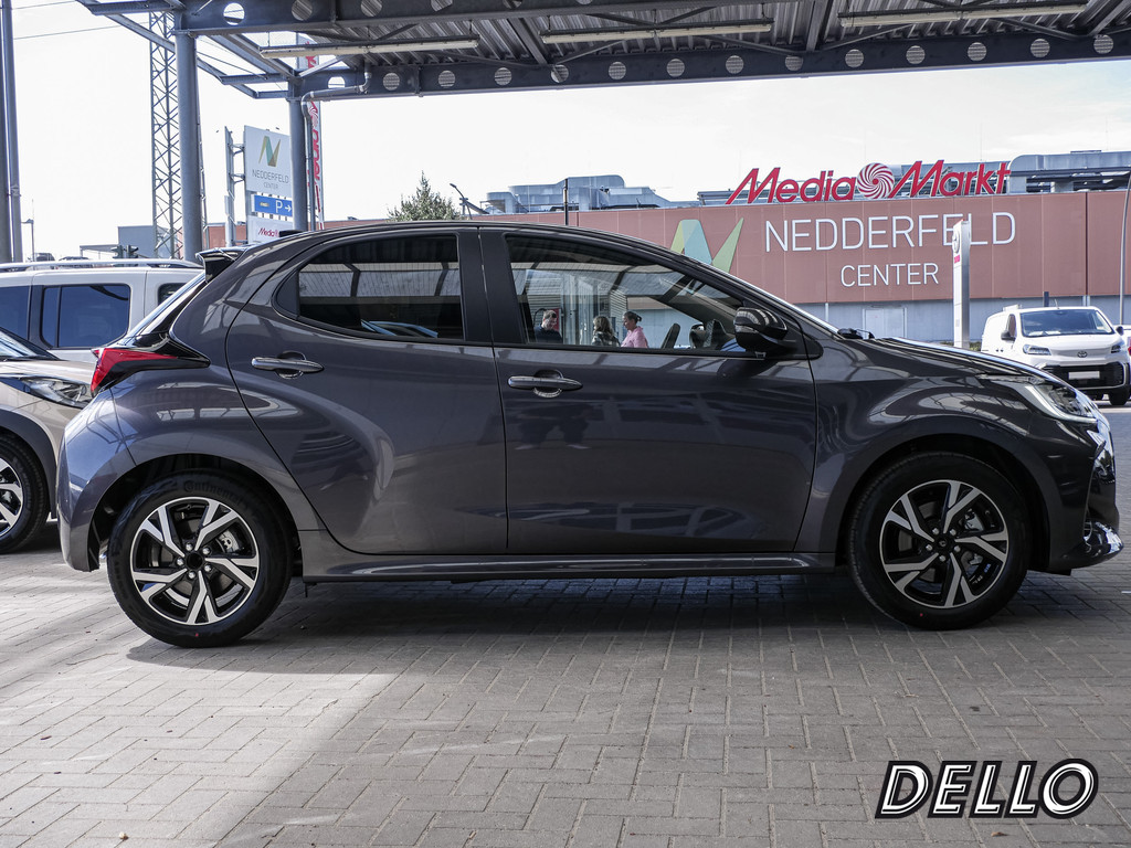 Fahrzeugansicht TOYOTA Yaris 1.5 Hybrid Teamplayer - Bild 34