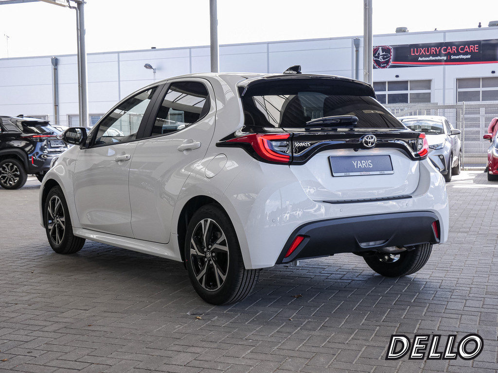 Fahrzeugansicht TOYOTA Yaris 1.5 Hybrid Teamplayer - Bild 43