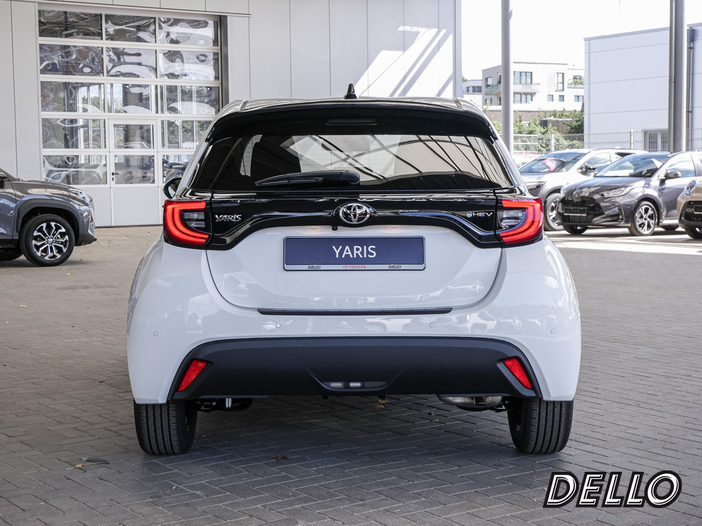 Fahrzeugansicht TOYOTA Yaris 1.5 Hybrid Teamplayer - Bild 42
