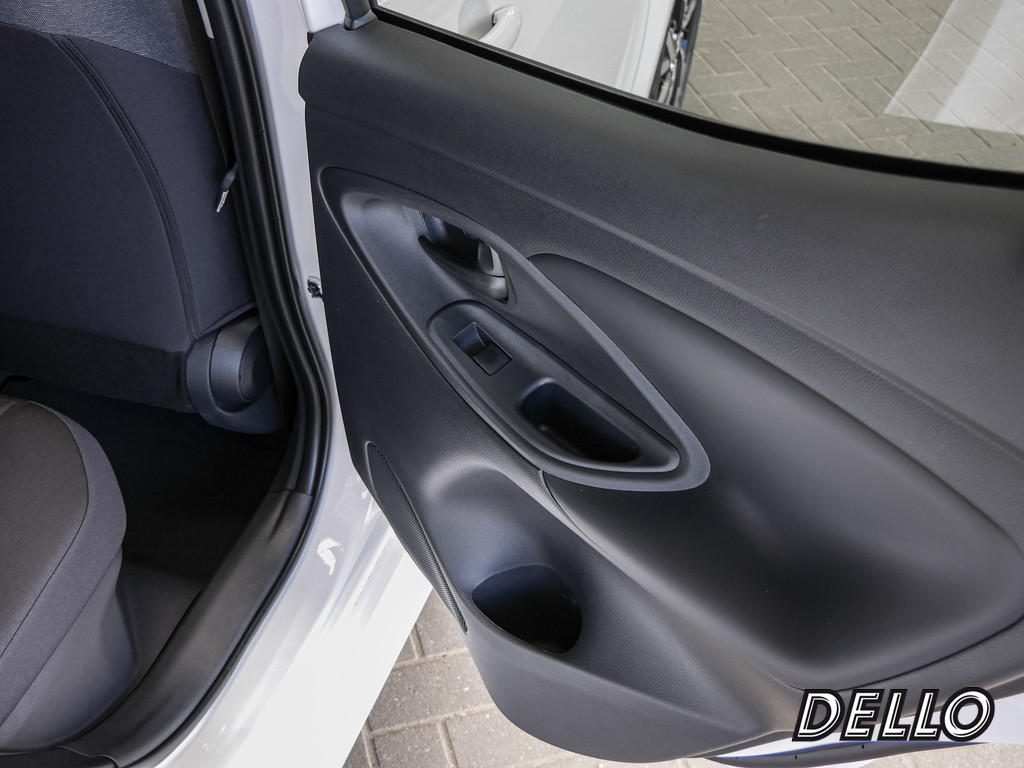 Fahrzeugansicht TOYOTA Yaris 1.5 Hybrid Teamplayer - Bild 8