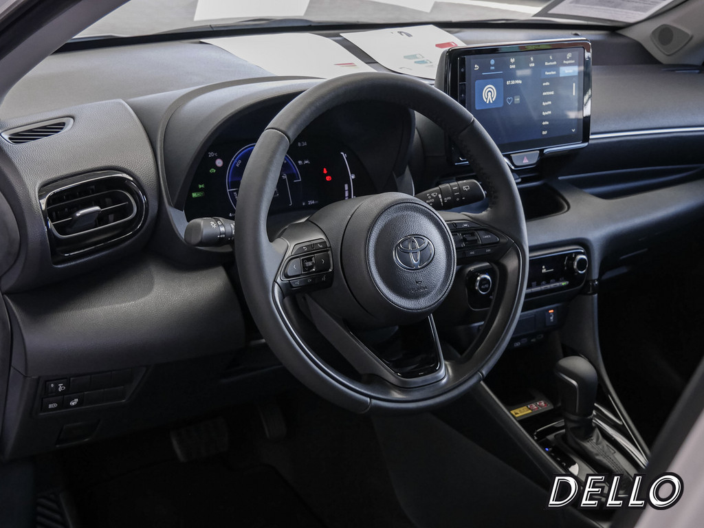 Fahrzeugansicht TOYOTA Yaris 1.5 Hybrid Teamplayer - Bild 35