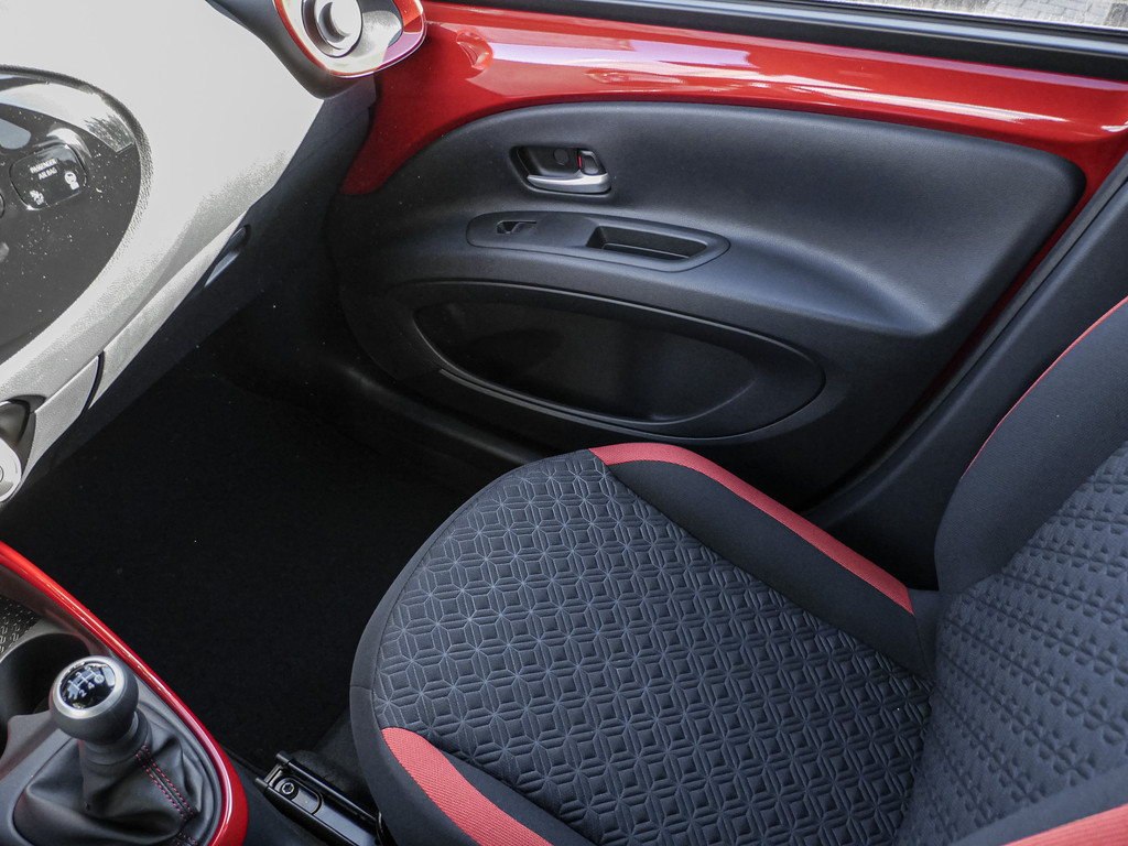 Fahrzeugansicht TOYOTA Aygo X 1.0 Teamplayer - Bild 18