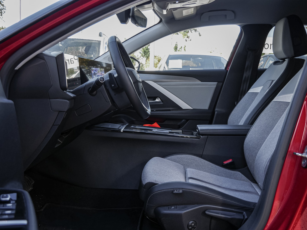 Fahrzeugansicht OPEL Astra Plug-in Hybrid Elegance - Bild 2