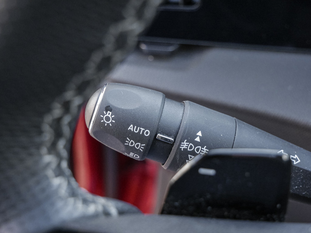 Fahrzeugansicht OPEL Astra Plug-in Hybrid Elegance - Bild 21