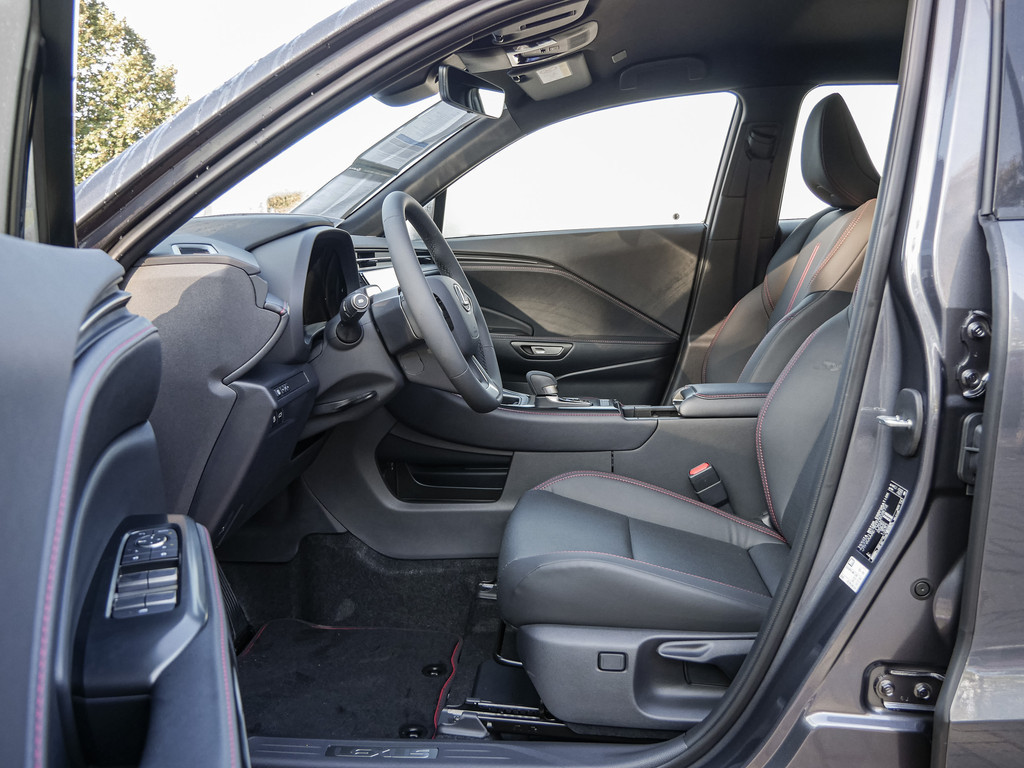 Fahrzeugansicht LEXUS LBX Elegant Black Edition - Bild 4