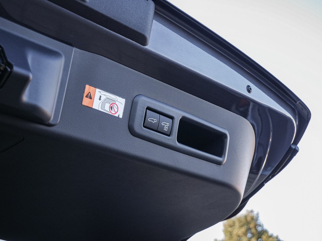 Fahrzeugansicht LEXUS LBX Elegant Black Edition - Bild 8