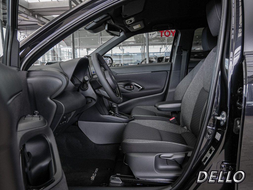 Fahrzeugansicht TOYOTA Yaris Cross 1.5 Hybrid FWD Teamplayer - Bild 5