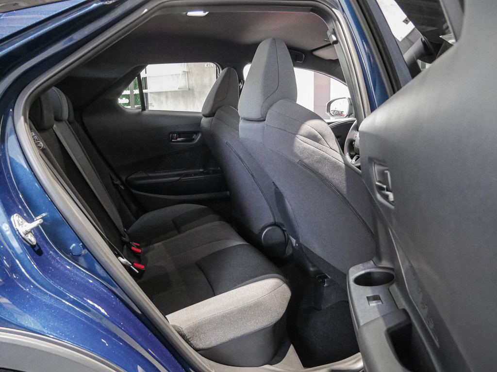 Fahrzeugansicht TOYOTA C-HR 2.0 Hybrid Teamplayer - Bild 5