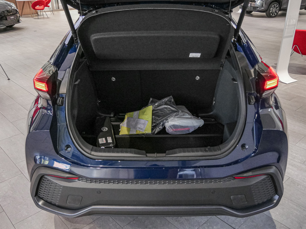 Fahrzeugansicht TOYOTA C-HR 2.0 Hybrid Teamplayer - Bild 10