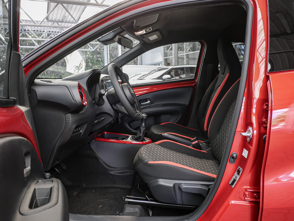 Fahrzeugansicht TOYOTA Aygo X 1.0 Teamplayer - Bild 3